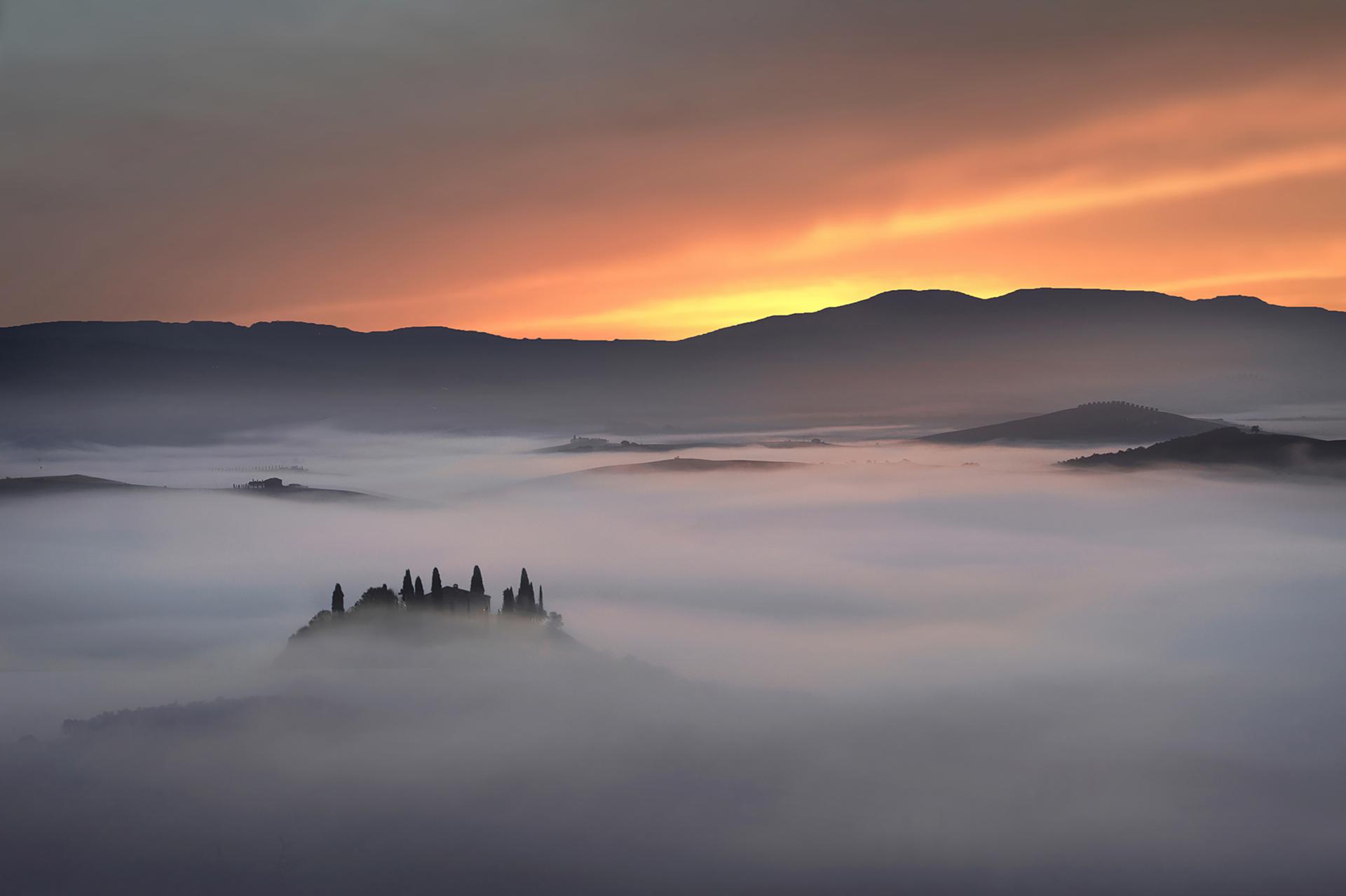 London Photography Awards Winner - Sea of Fog in Tuscany