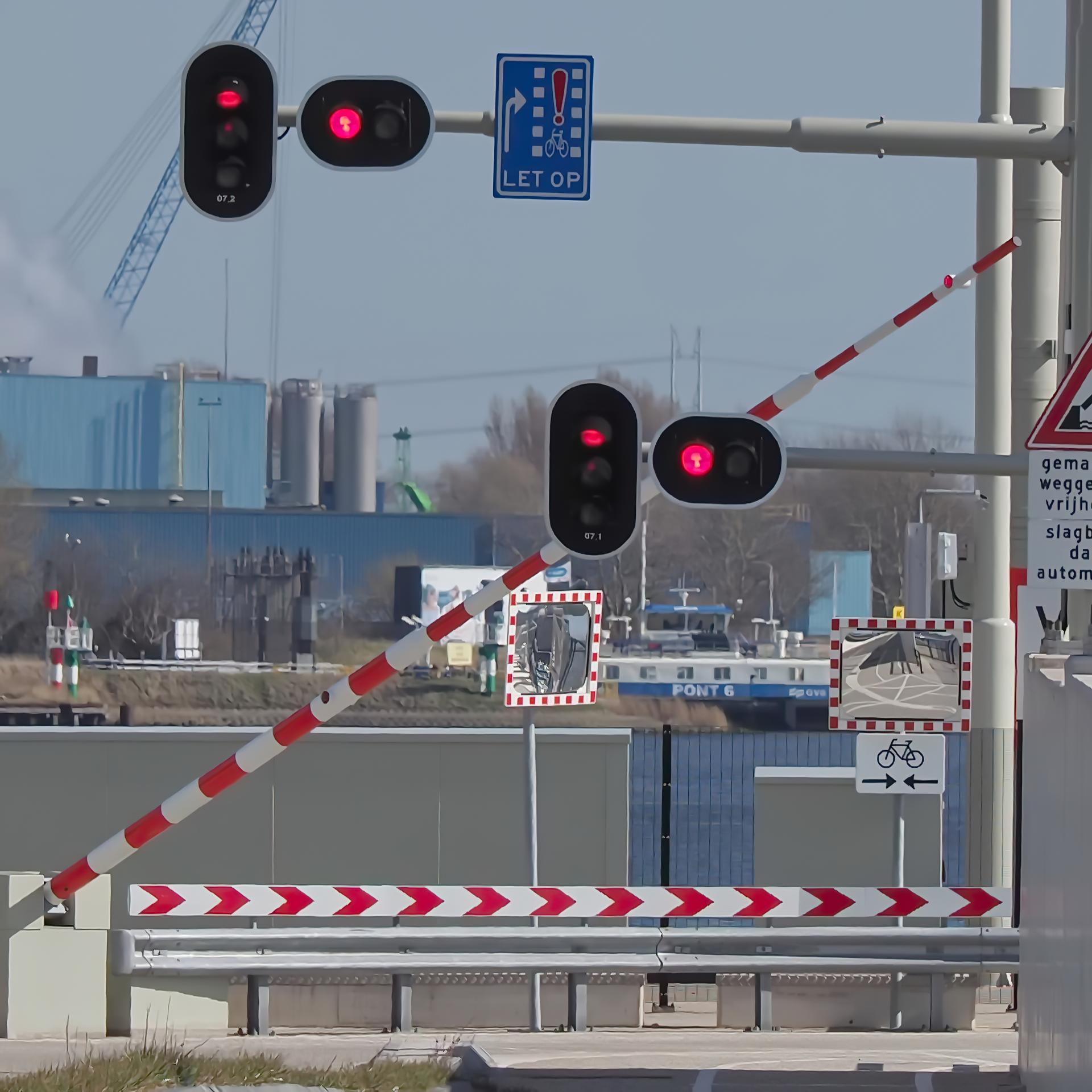 London Photography Awards Winner - New and biggest sea lock Zeesluis IJmuiden in use