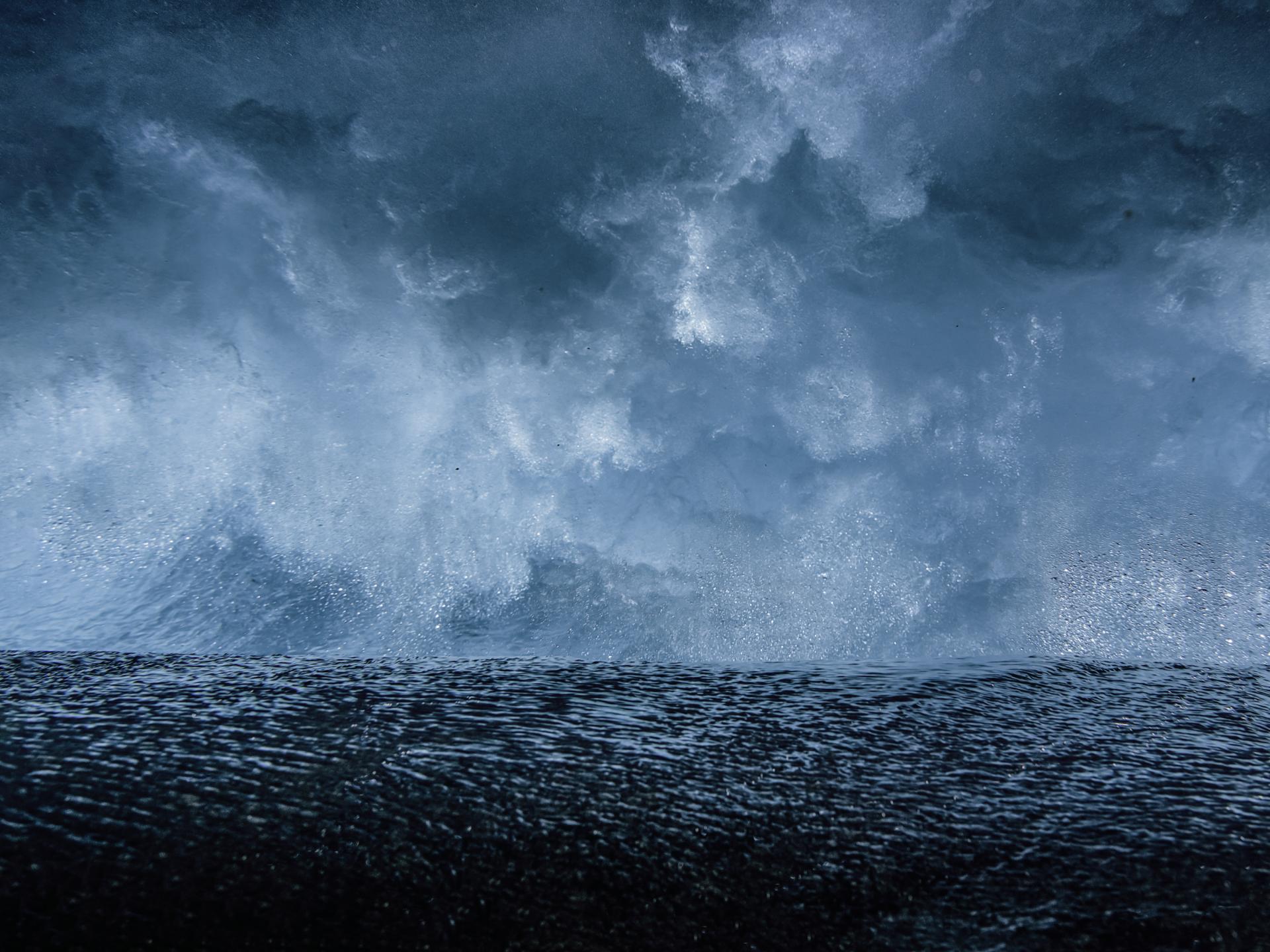 London Photography Awards Winner - Edge of the wave