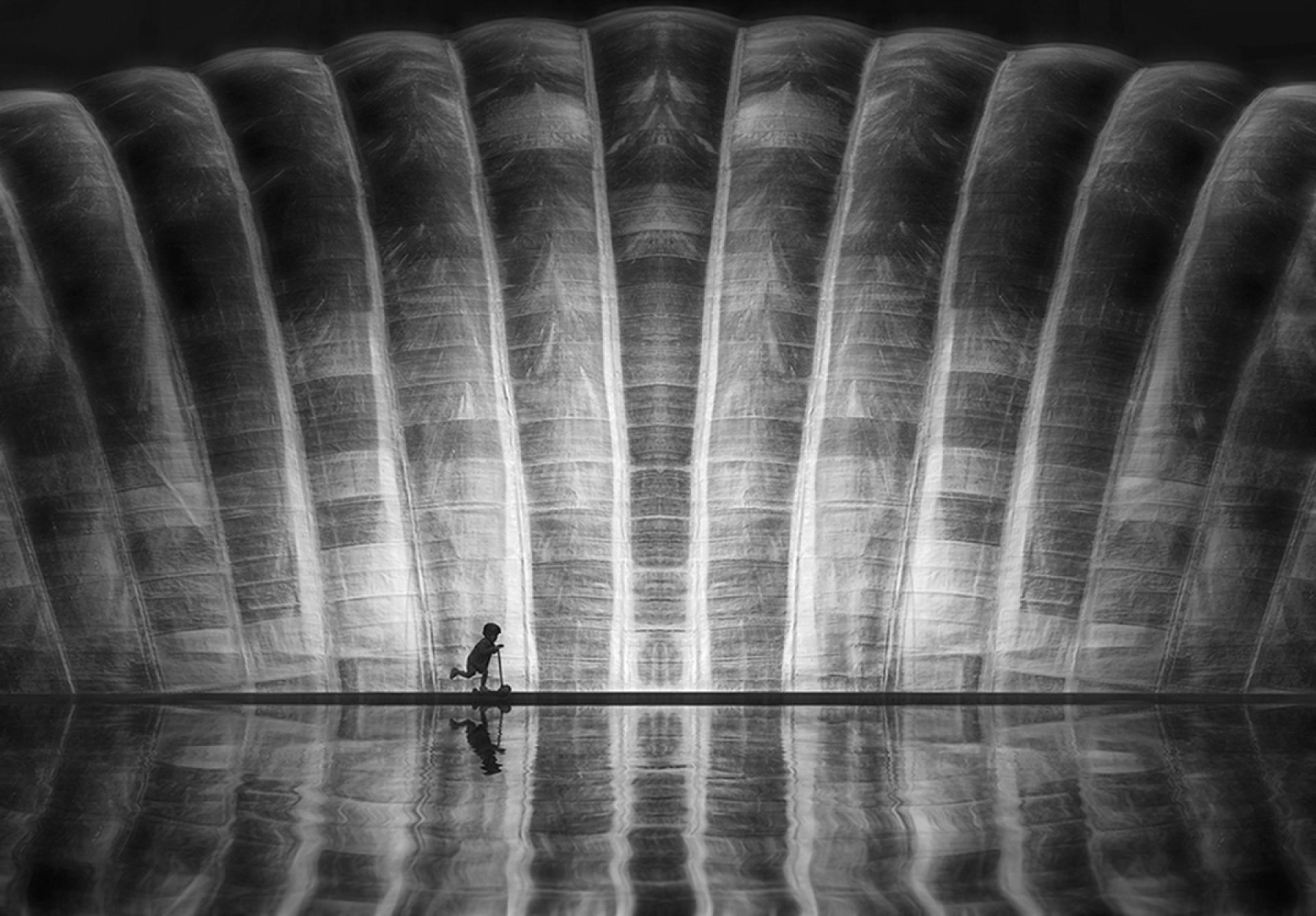 London Photography Awards Winner - The insignificance of man 