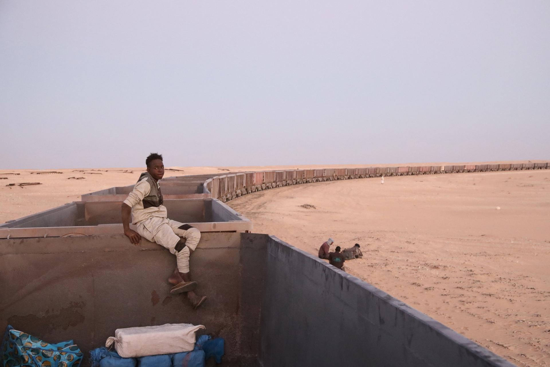 London Photography Awards Winner - crawling on the desert