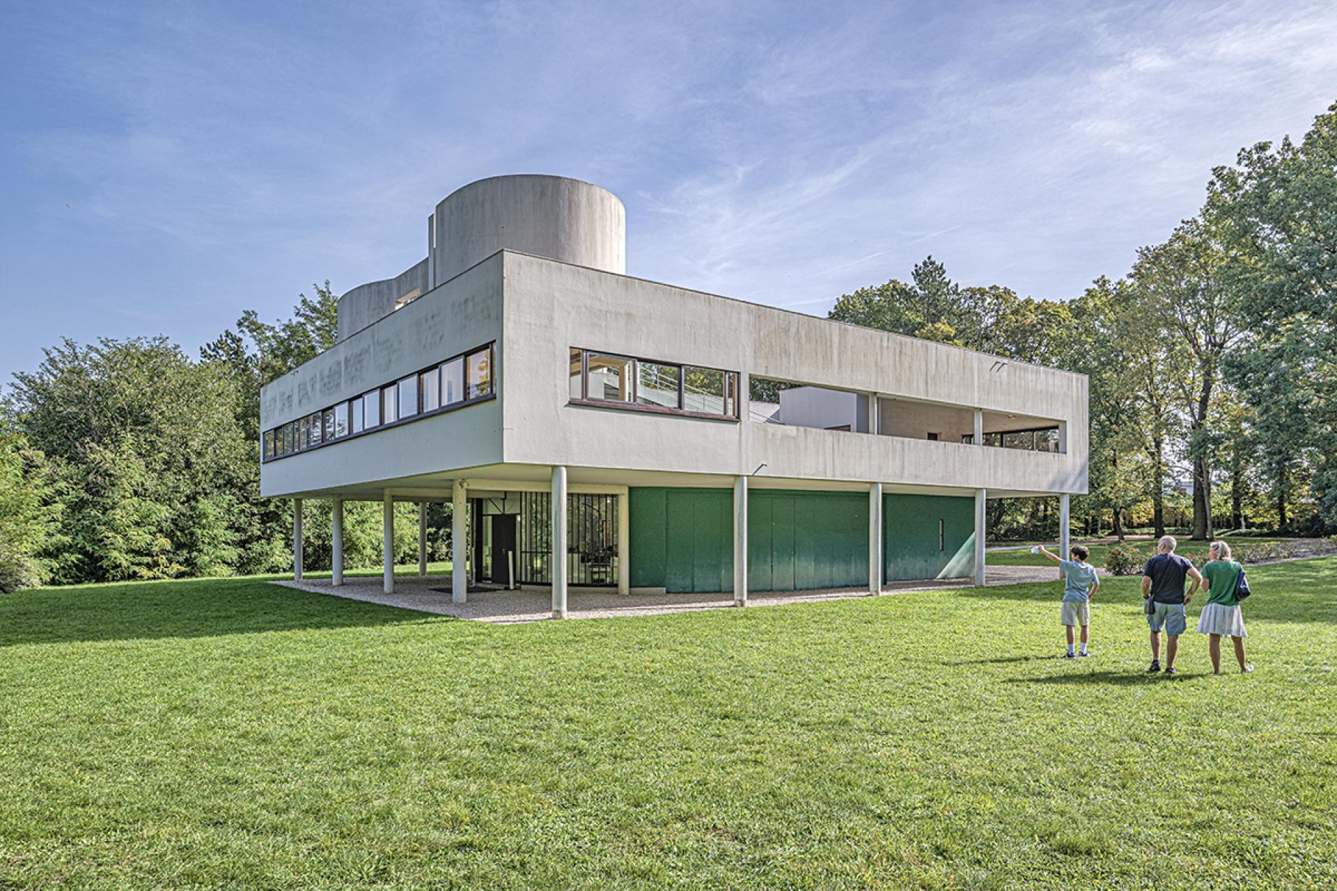 London Photography Awards Winner - Admiring Villa Savoye