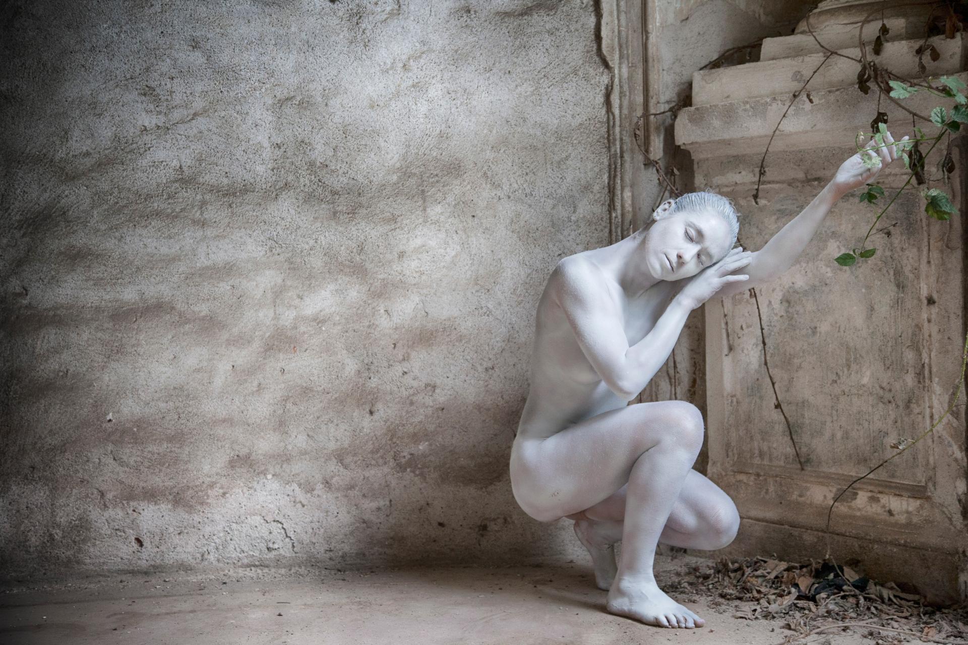 London Photography Awards Winner - Dust statues