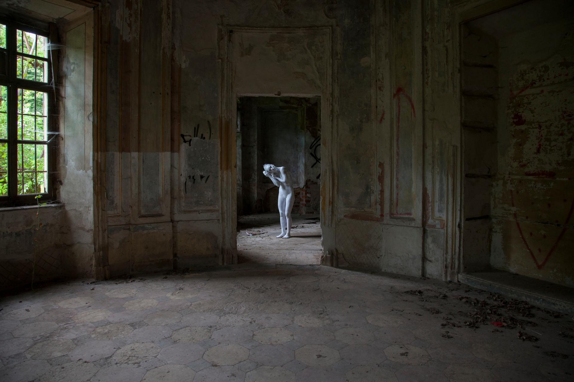 London Photography Awards Winner - Dust statues