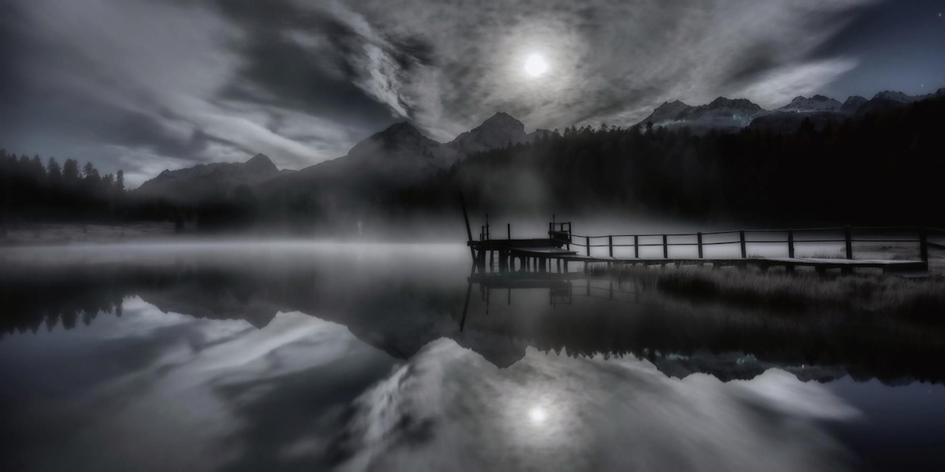 London Photography Awards Winner - Halloweenmoon