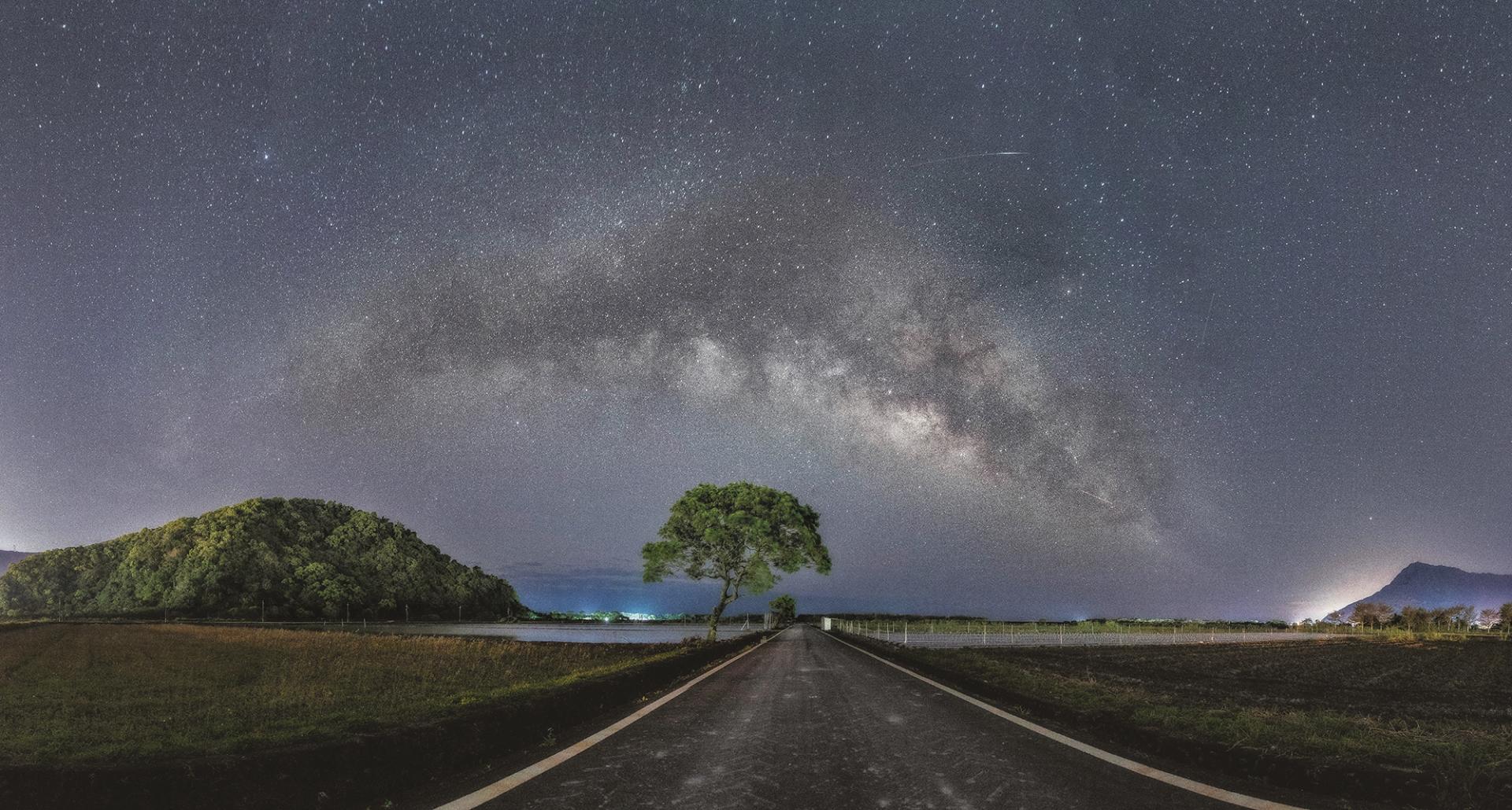 London Photography Awards Winner - The Arch of The Milky Way