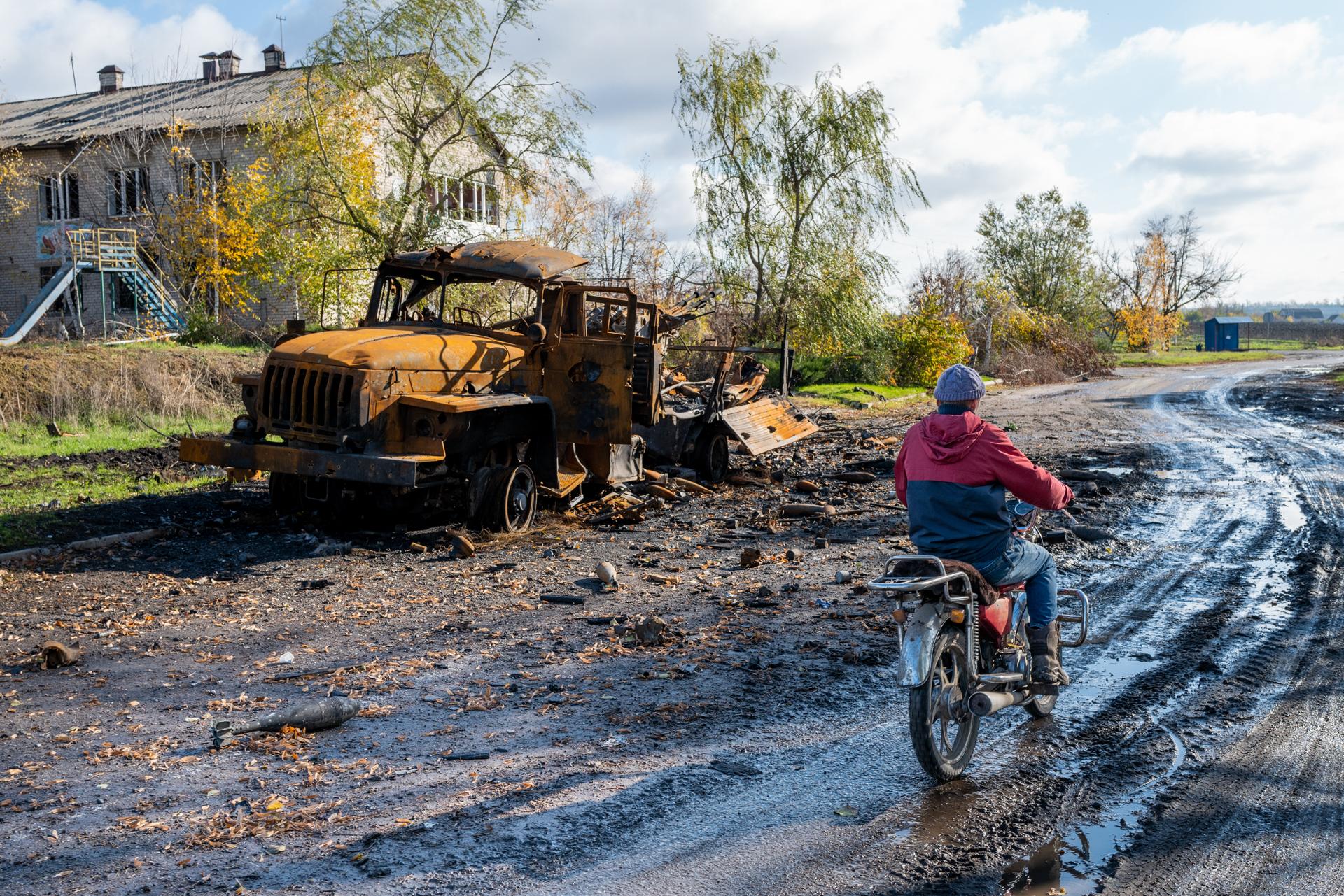 London Photography Awards Winner - Snapshots of Valor: On the Front Lines of Ukraine's Struggle