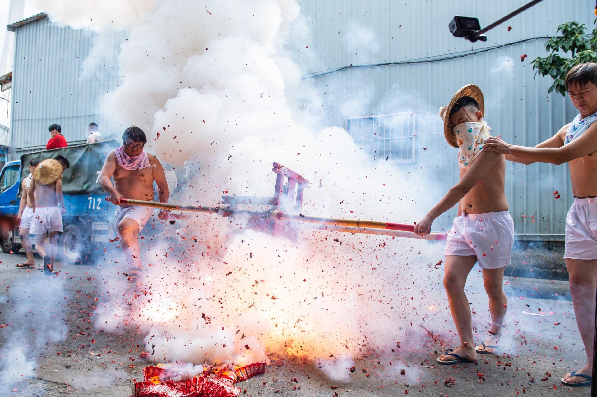 London Photography Awards Winner - Night Procession of Gods of the Earth, Shezidao