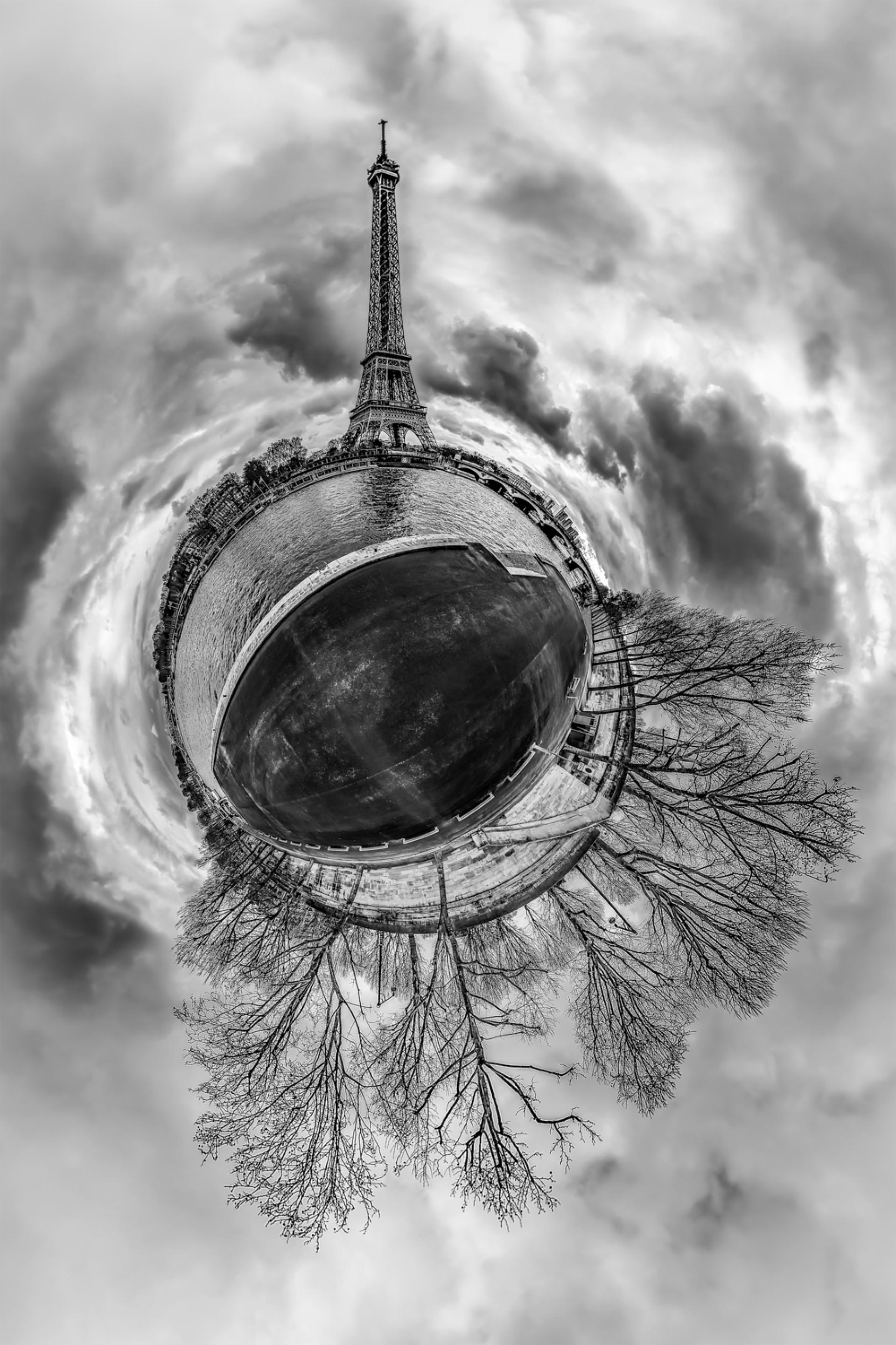 London Photography Awards Winner - Tiny Planet-sur-Seine B&W