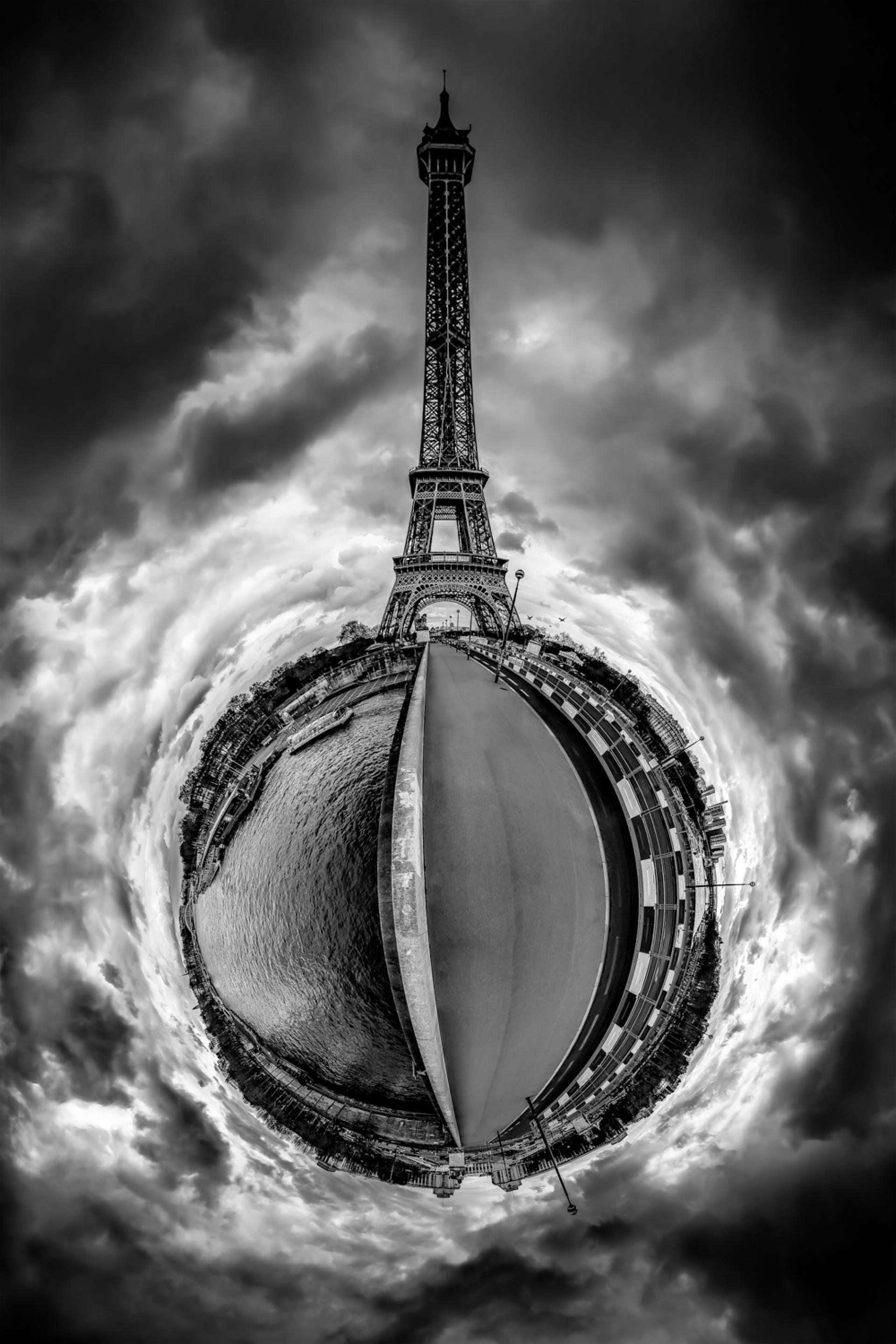 London Photography Awards Winner - Tiny Planet-sur-Seine B&W