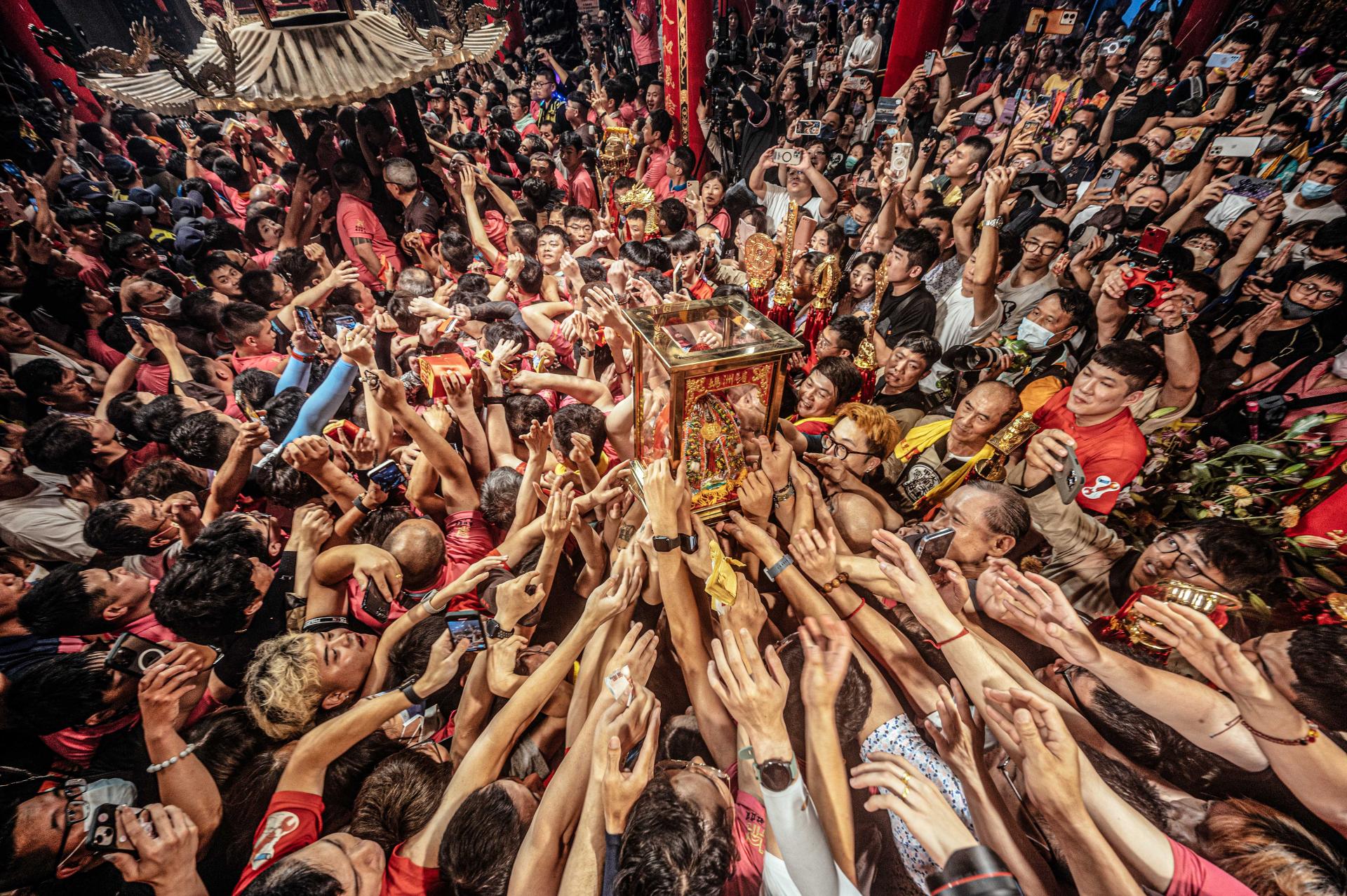 London Photography Awards Winner - Dajia Mazu Pilgrimage