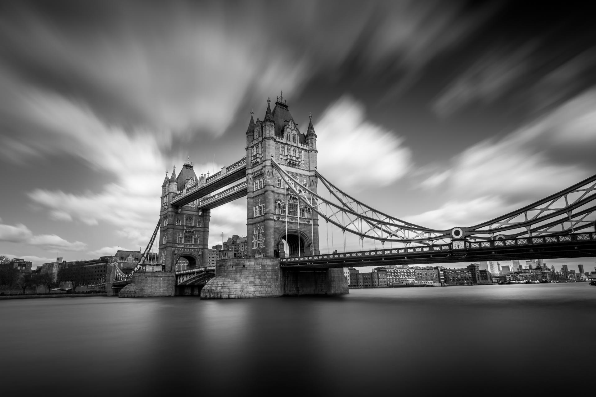 London Photography Awards Winner - Ephemeral Gleams on the Thames