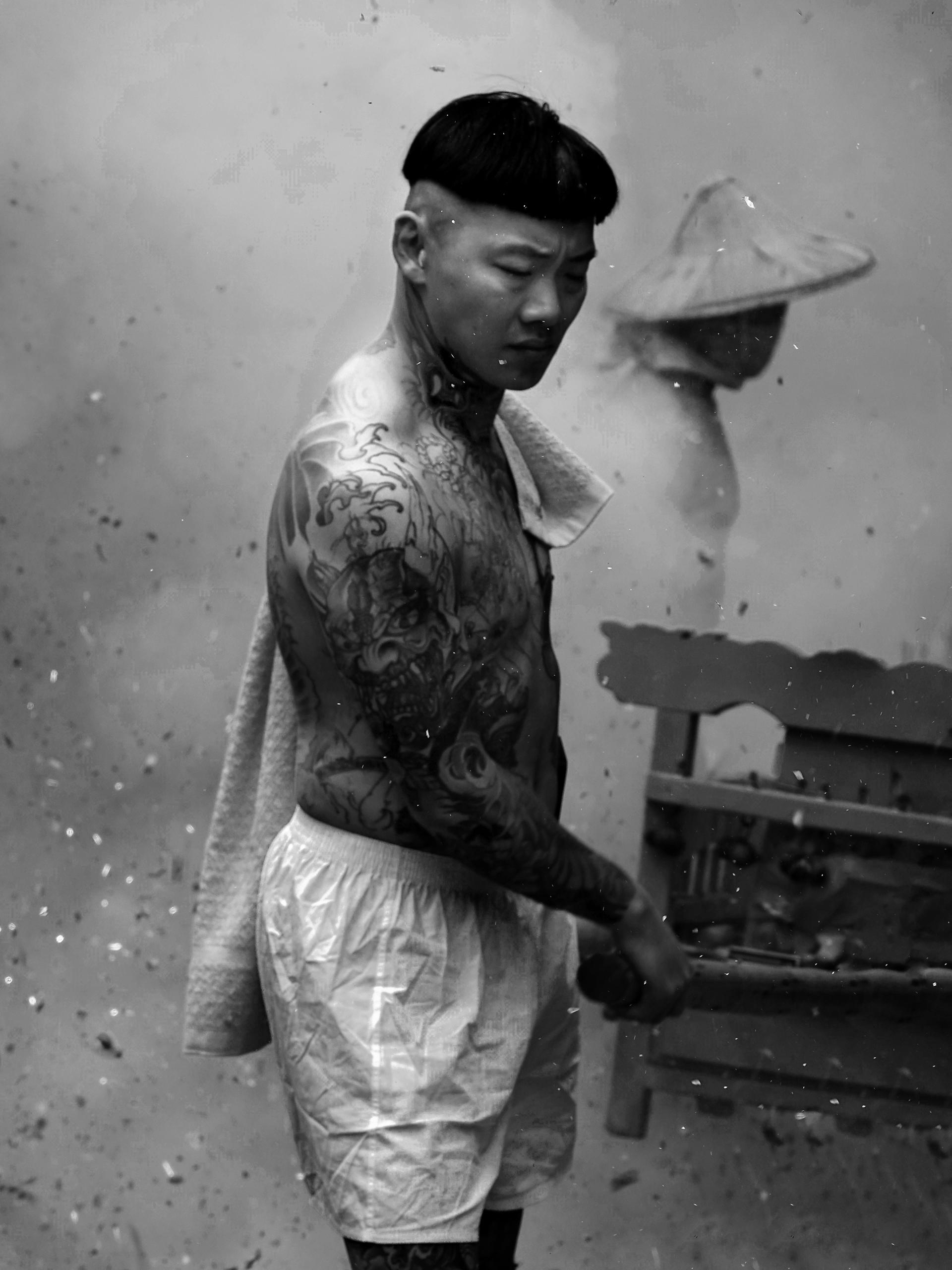 London Photography Awards Winner - Time drawn by the floating Shezidao
