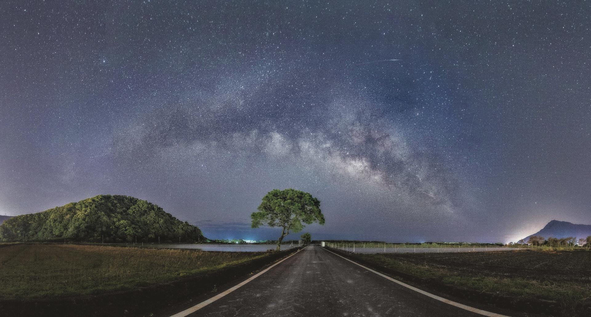 London Photography Awards Winner - The Arch of The Milky Way