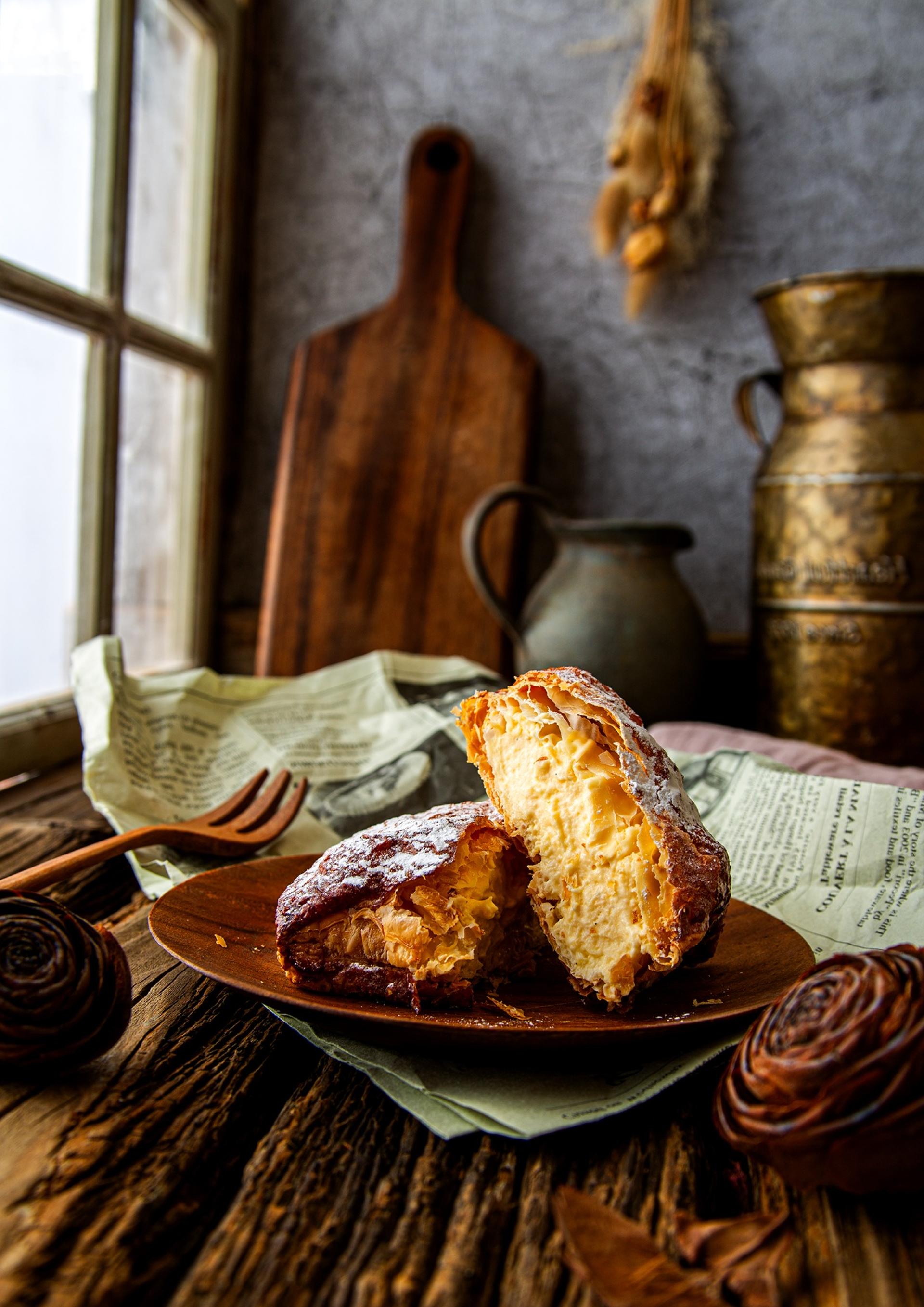 London Photography Awards Winner - Pie cream puff 