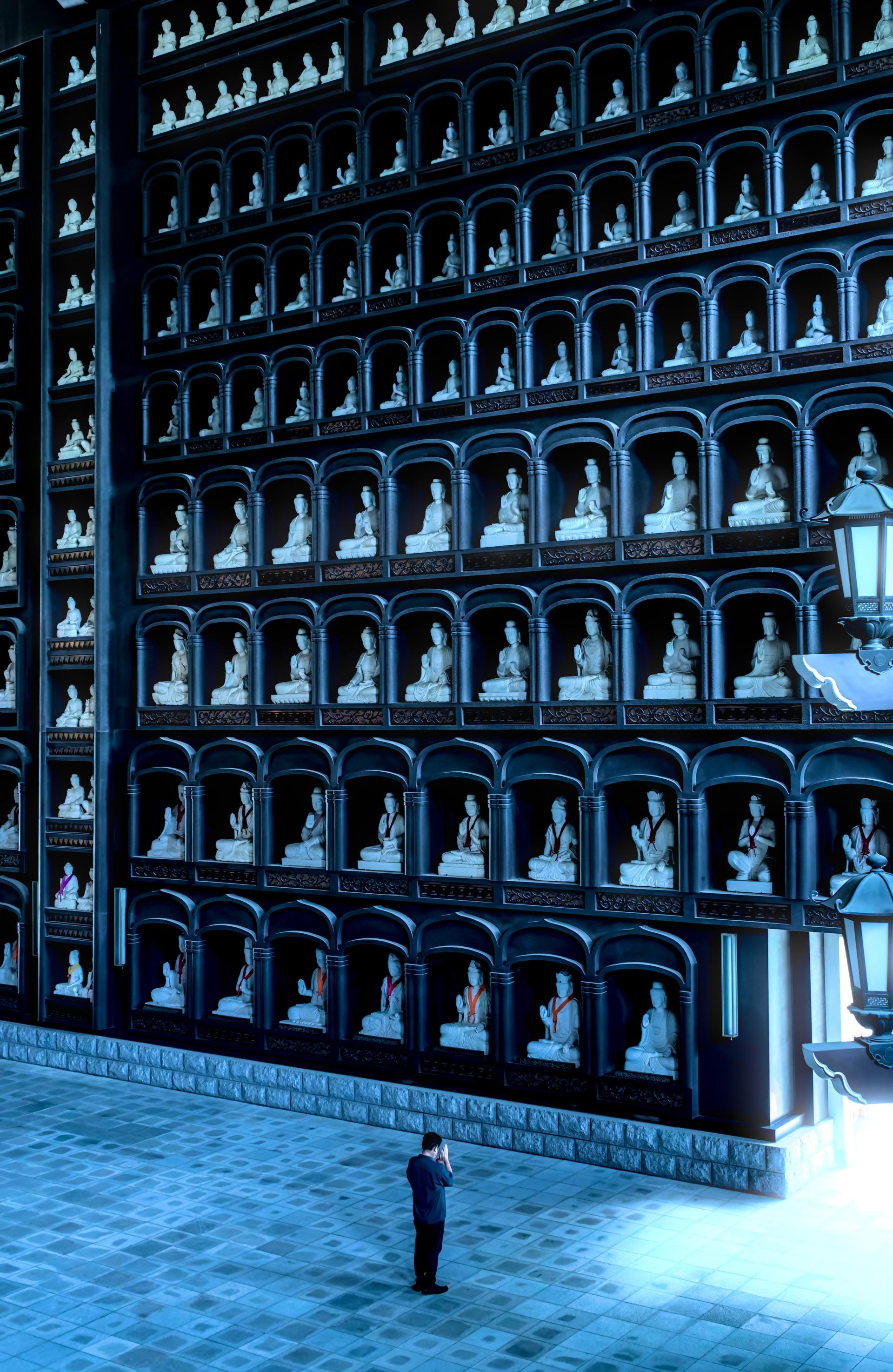 London Photography Awards Winner - 1,281 Buddha statues