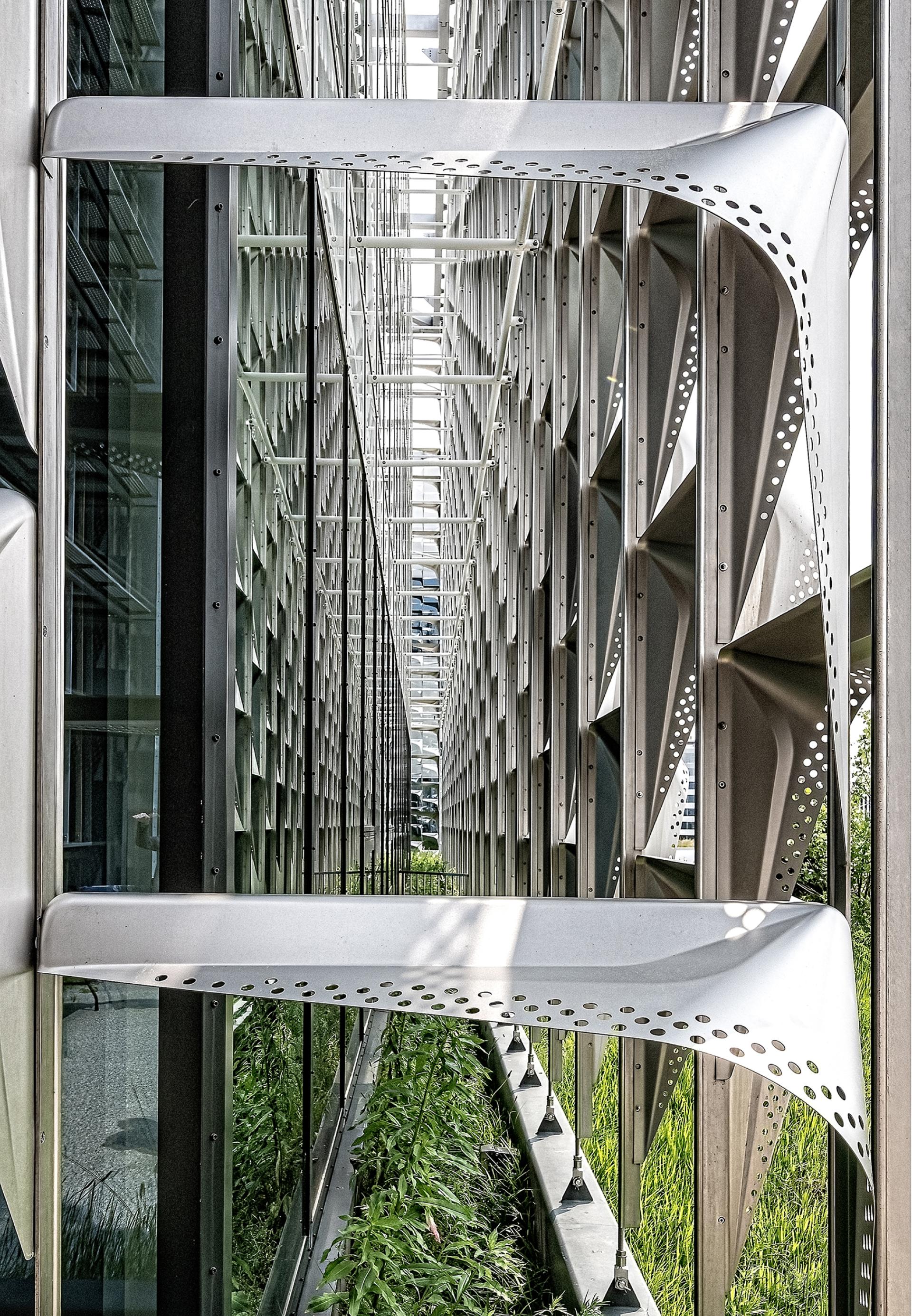 London Photography Awards Winner - 150 Western Avenue: Between the Walls