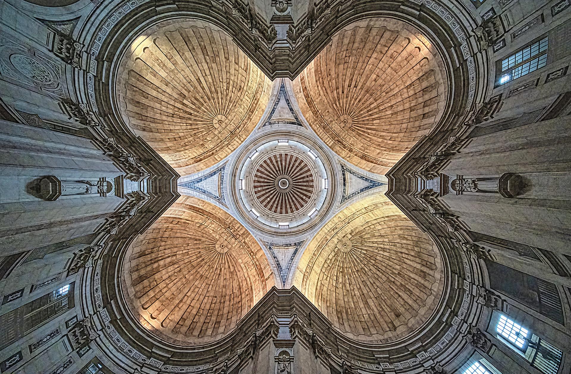London Photography Awards Winner - Panteão Nacional Interiors