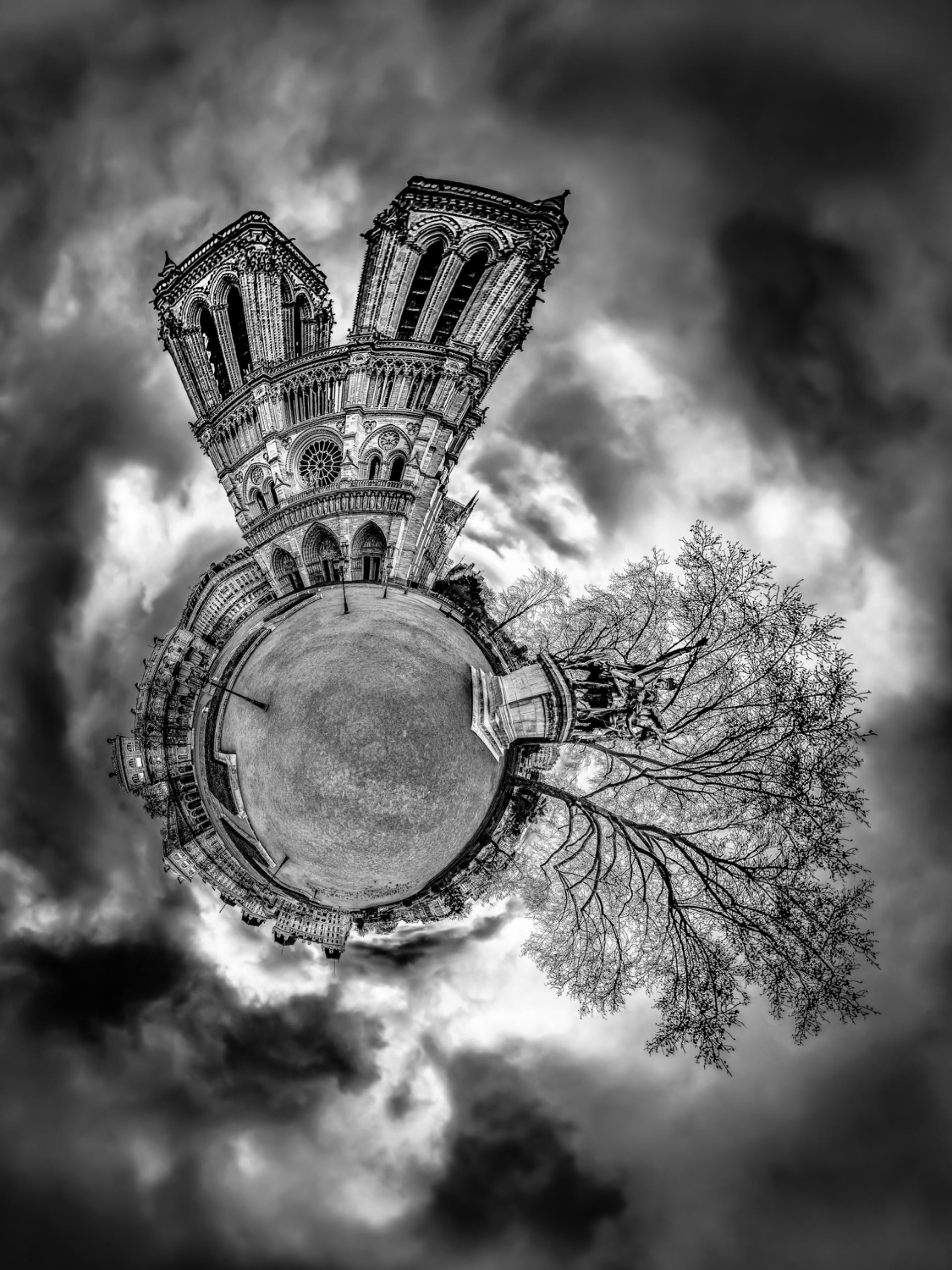 London Photography Awards Winner - Paris Atmos-Sphere B&W