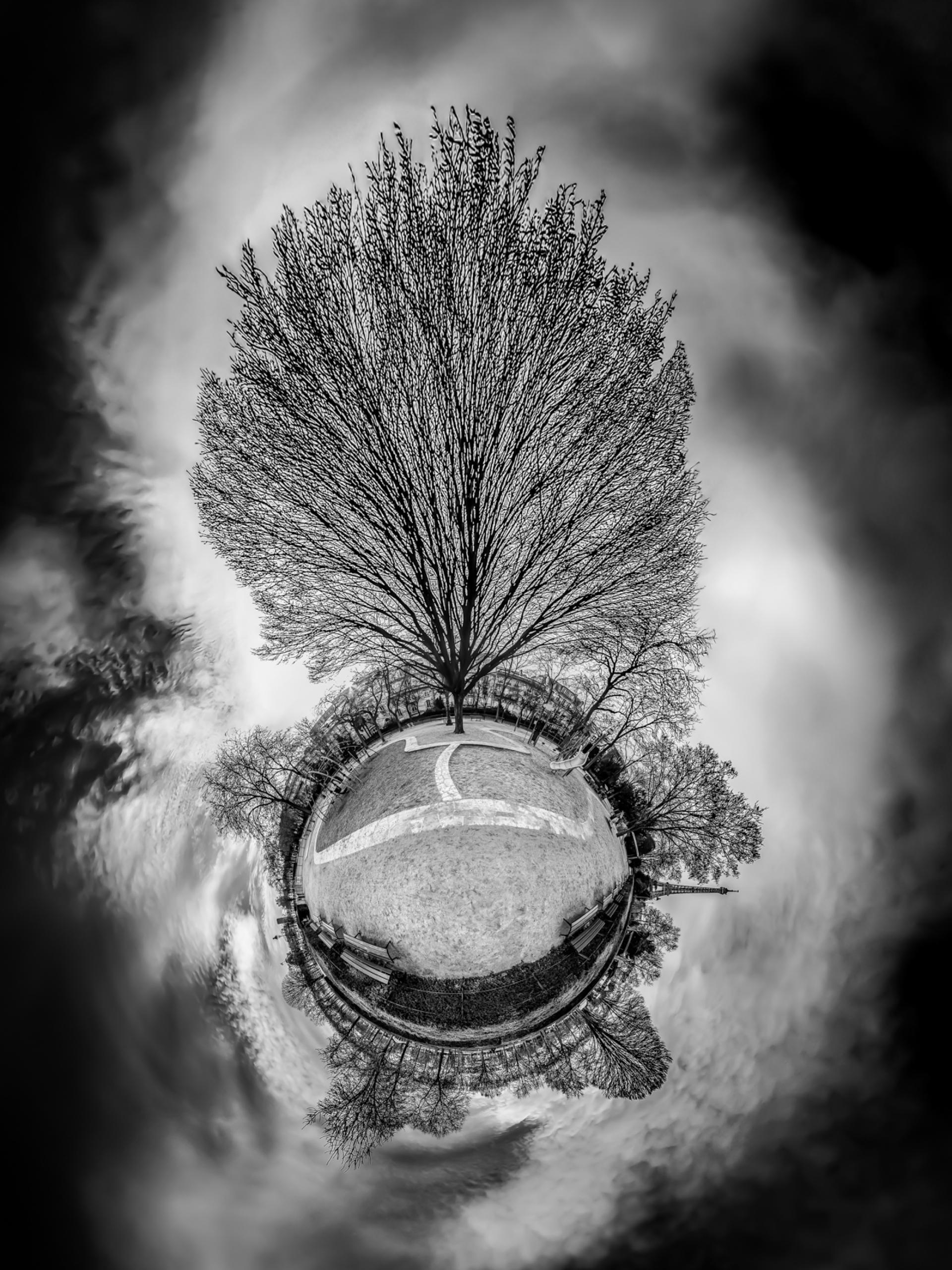 London Photography Awards Winner - Paris Atmos-Sphere B&W