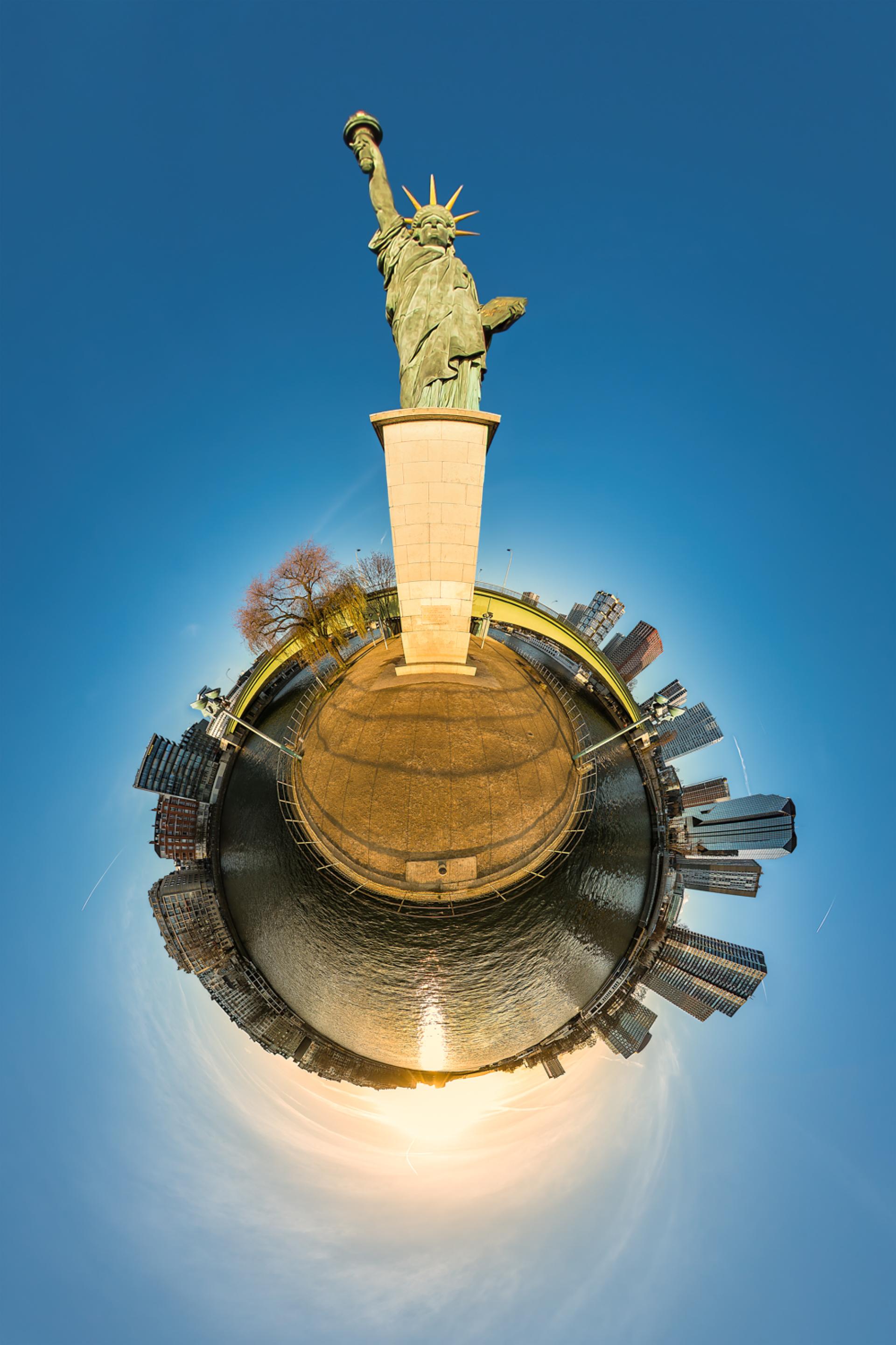 London Photography Awards Winner - Tiny Planet-sur-Seine