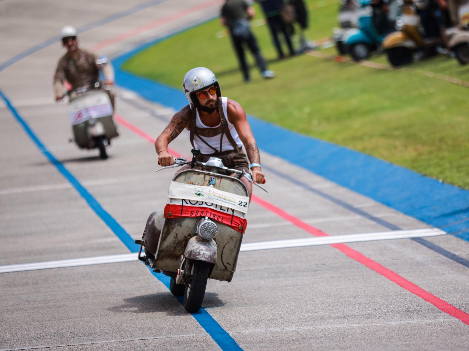 London Photography Awards Winner - Classical Vespa Race Bavaria