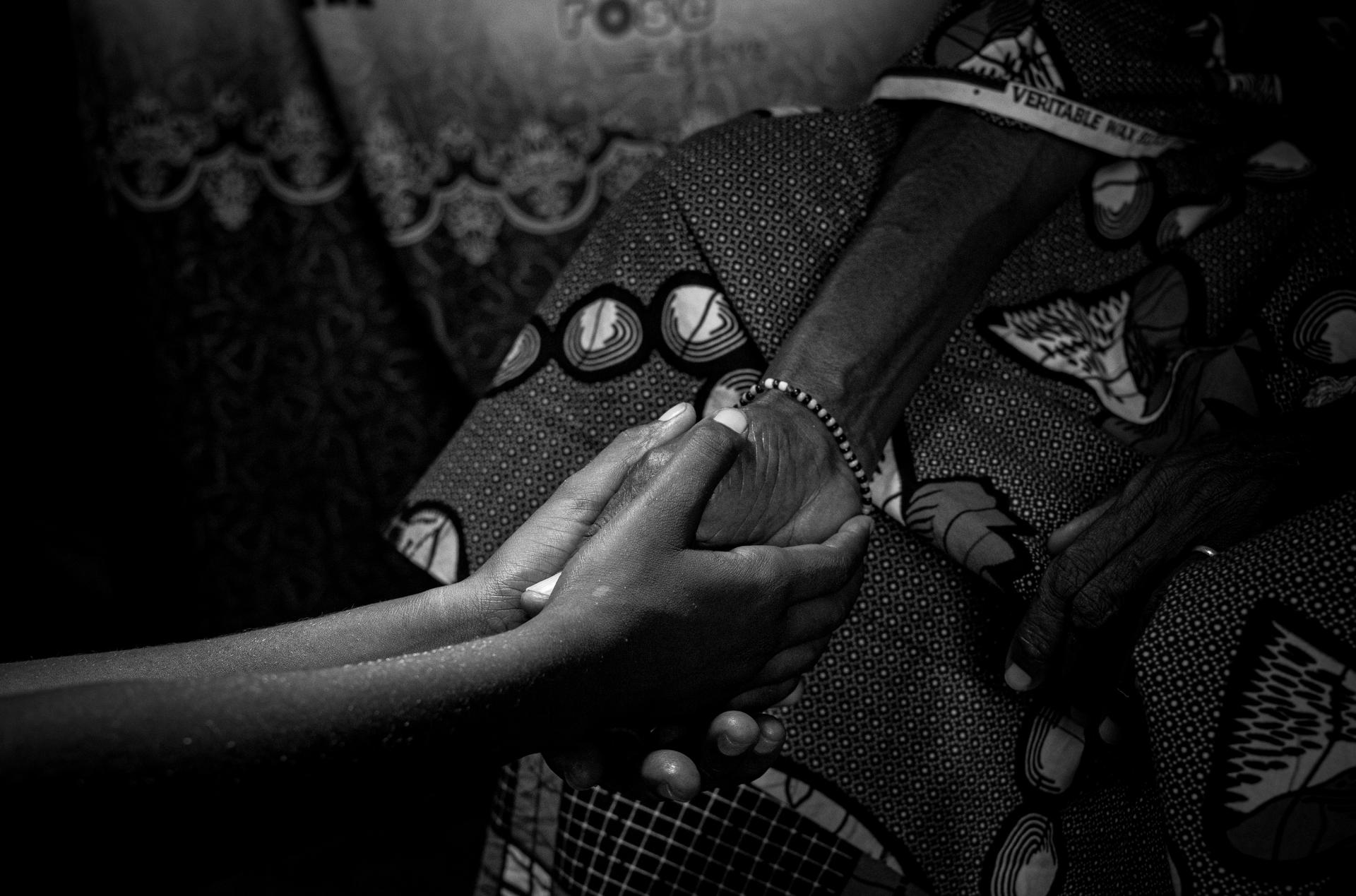 London Photography Awards Winner - Guardians of tradition: fulani women between generations