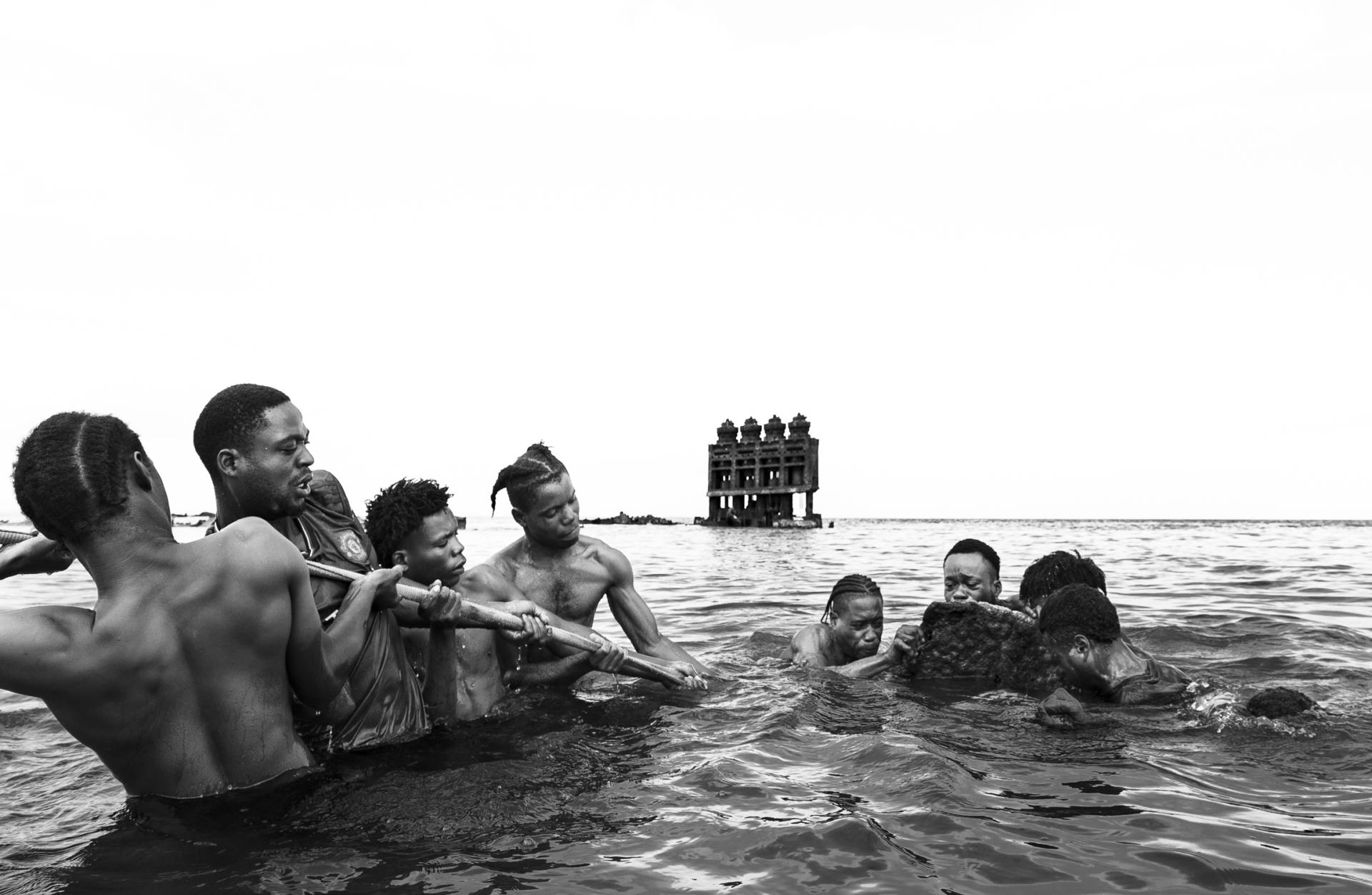 London Photography Awards Winner - Black Gold, Salty Blood