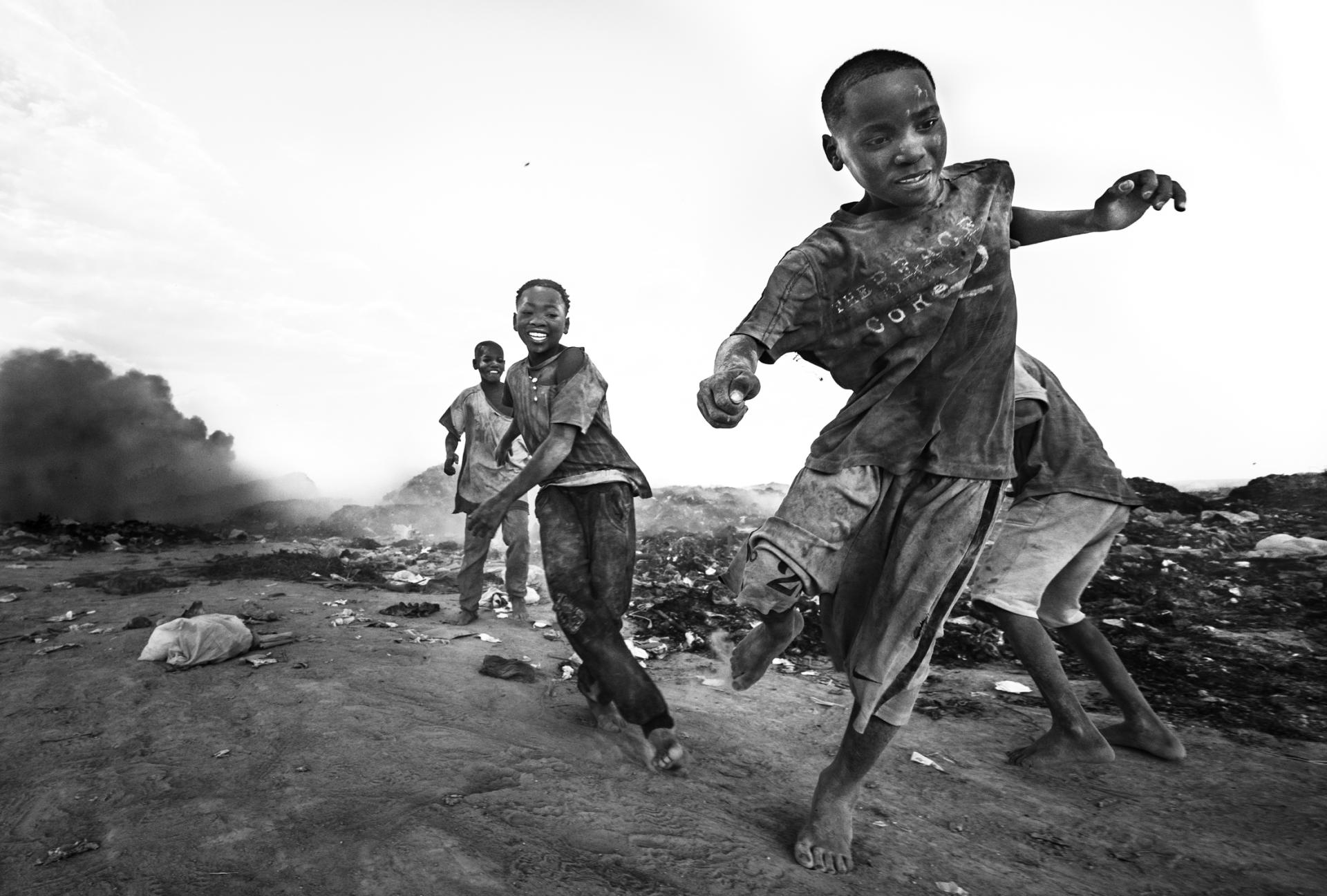 London Photography Awards Winner - Glimmers in the Gray