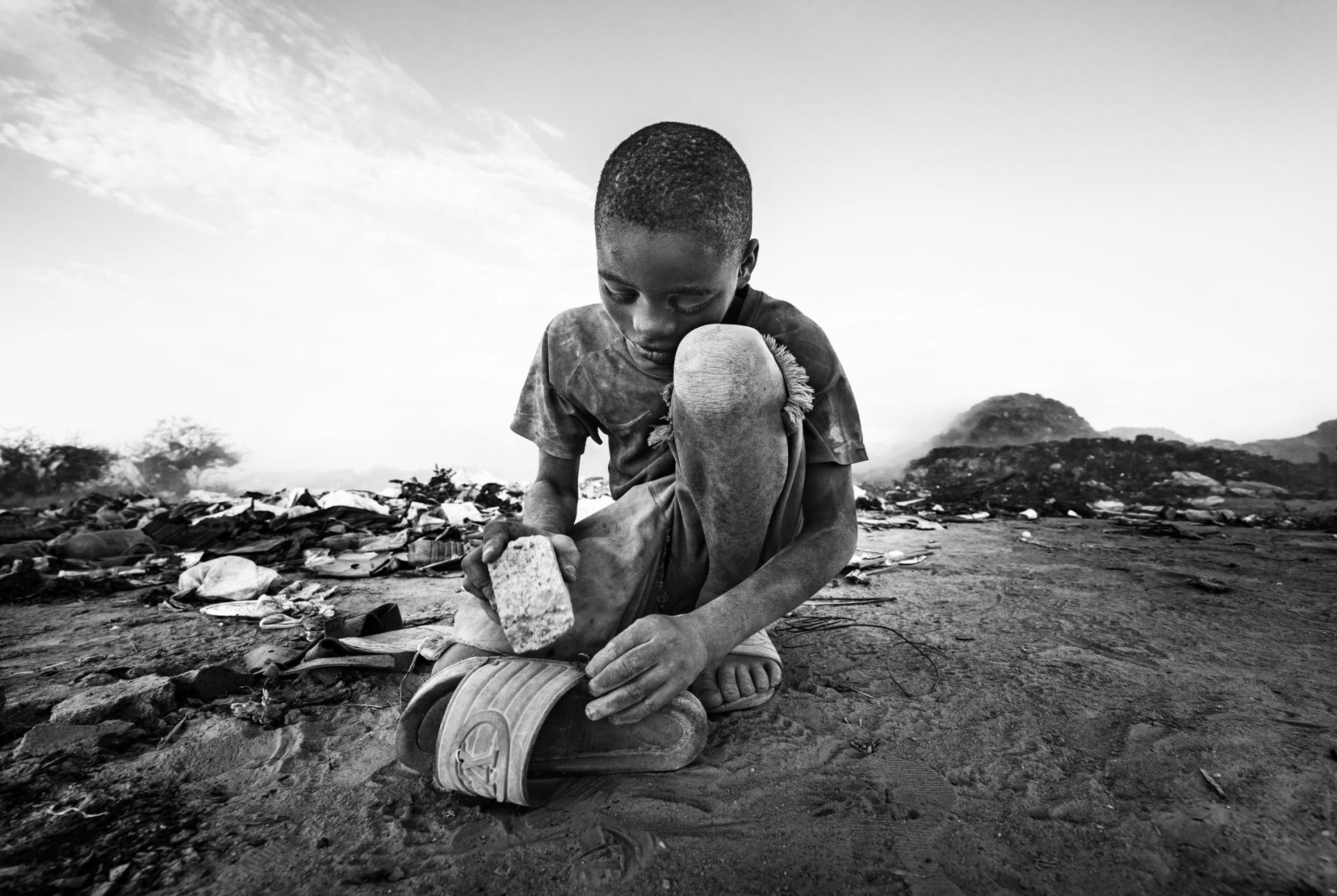 London Photography Awards Winner - Glimmers in the Gray