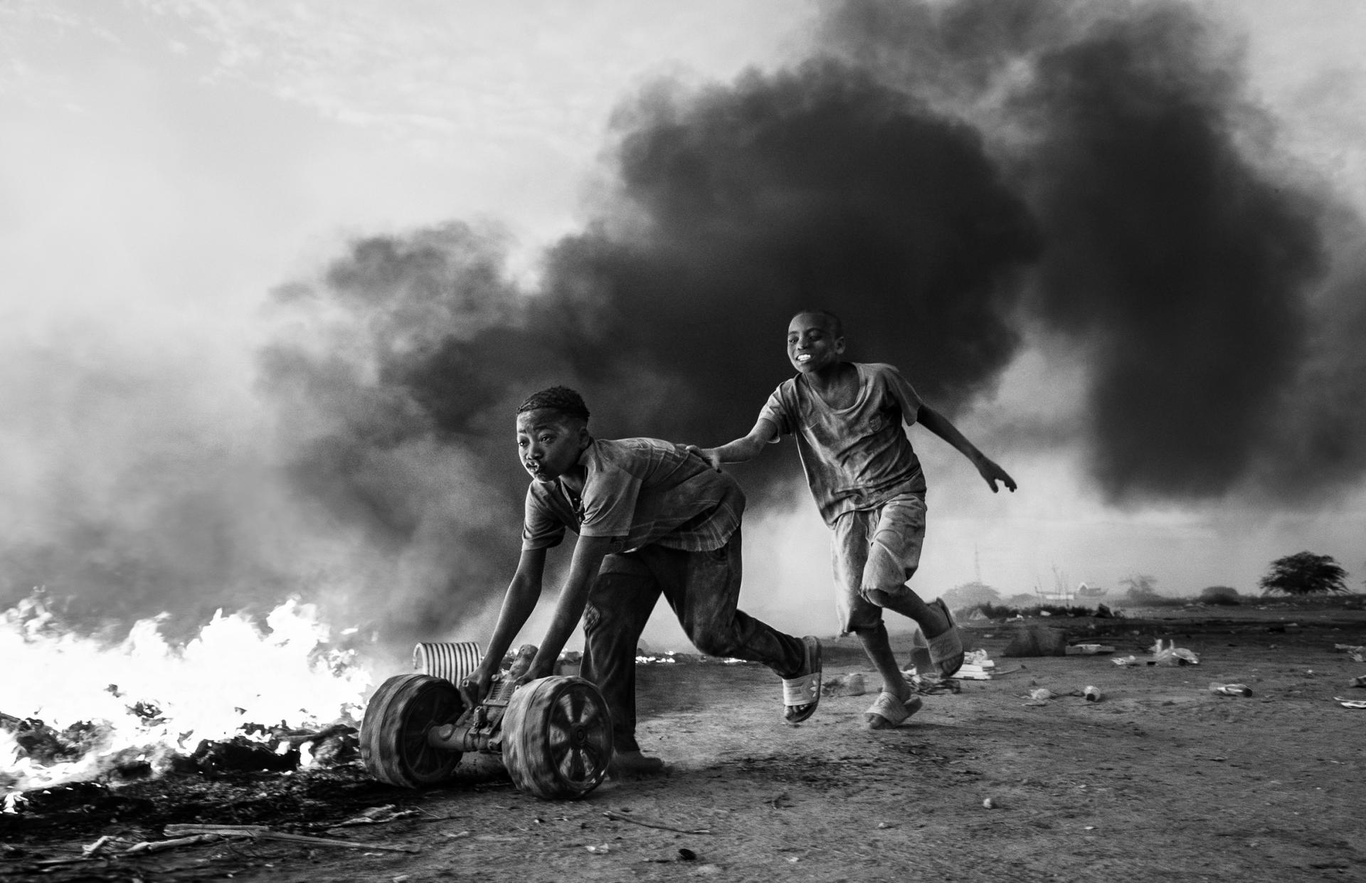 London Photography Awards Winner - Glimmers in the Gray