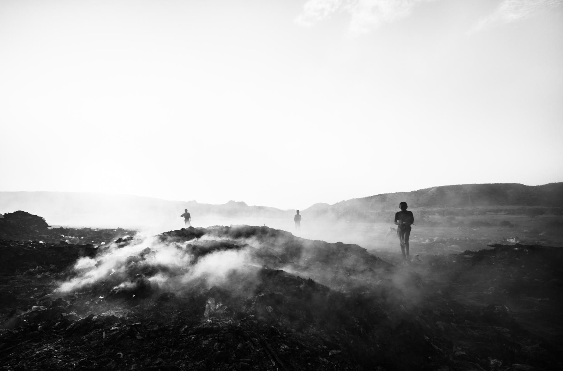 London Photography Awards Winner - Glimmers in the Gray
