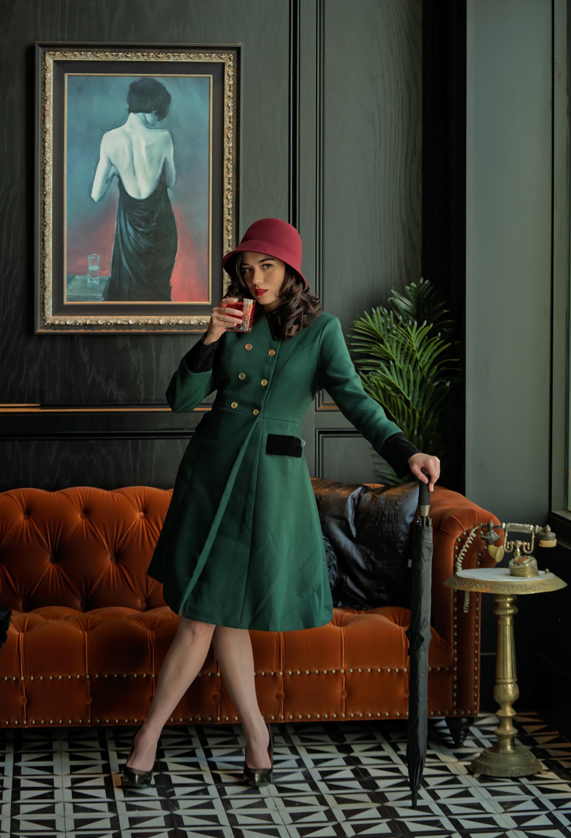London Photography Awards Winner - Emerald Elegance in Shadow_